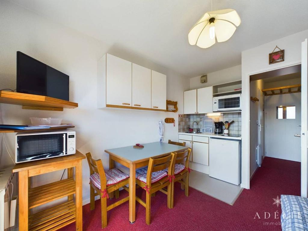Charmant Studio 2/4 pers, centre-station, balcon sud, proche des pistes, parking inclus - FR-1-398-574 - 4