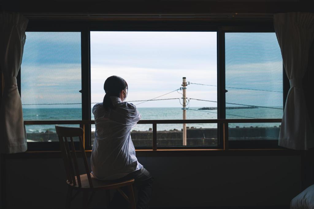 港に停泊する町のフロント moyai 舫, Čóši