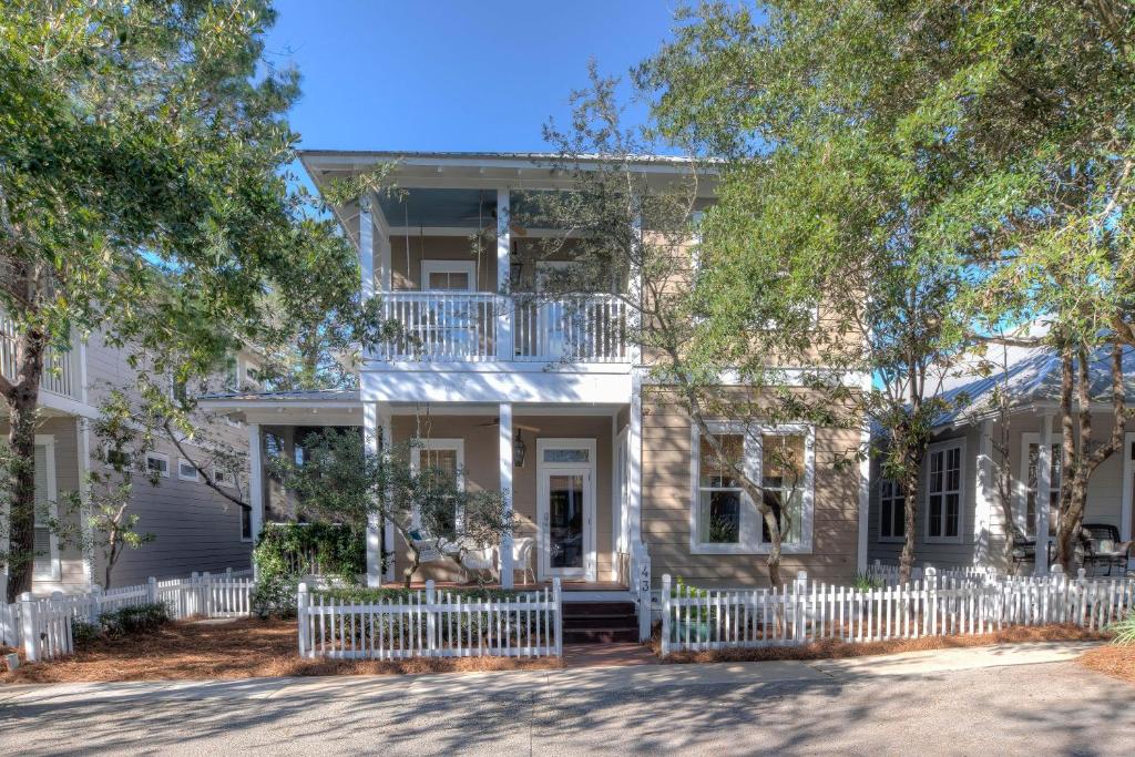 Out of Bounds, Santa Rosa Beach