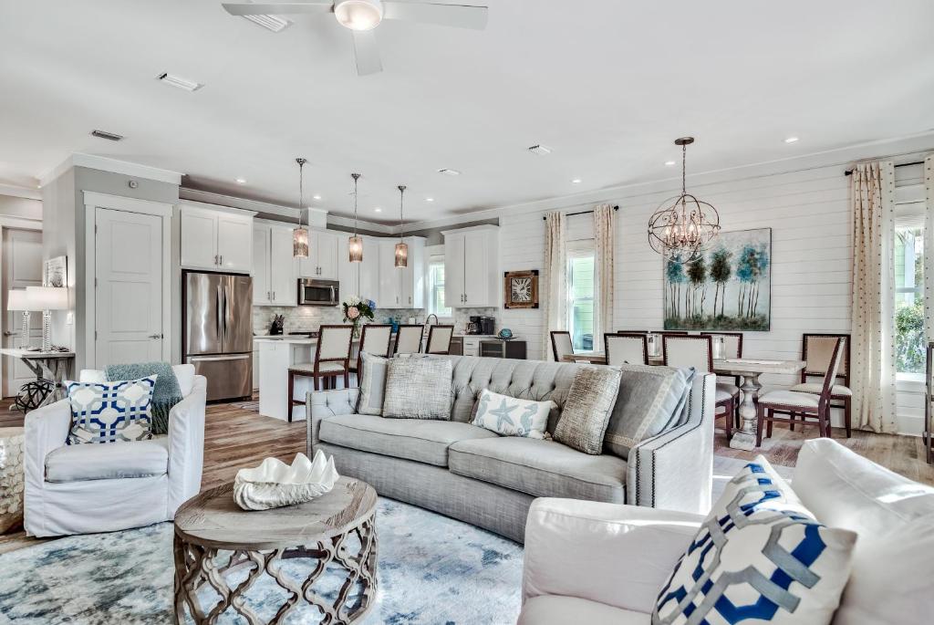 Turquoise Turtle, Seacrest