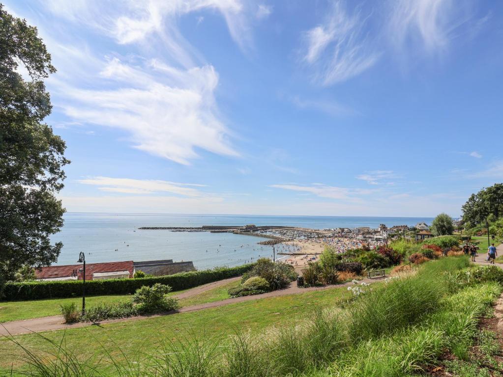 Old Monmouth, Lyme Regis photo 5
