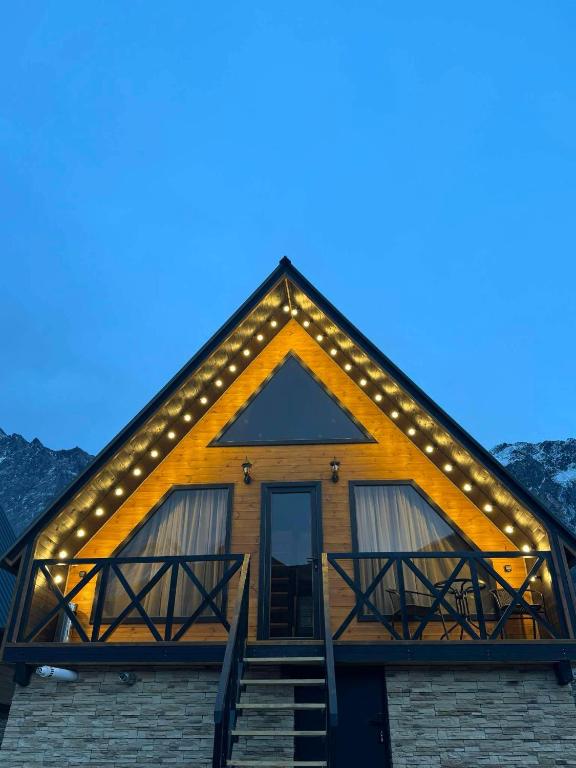 Apex Cottages, Stepancminda