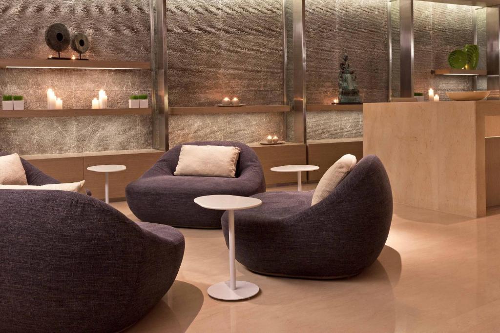 フロント・ロビー