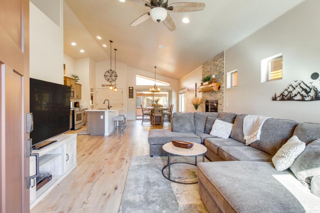 Ice Fish in High Country Quiet, Wooded Retreat, Pinetop-Lakeside