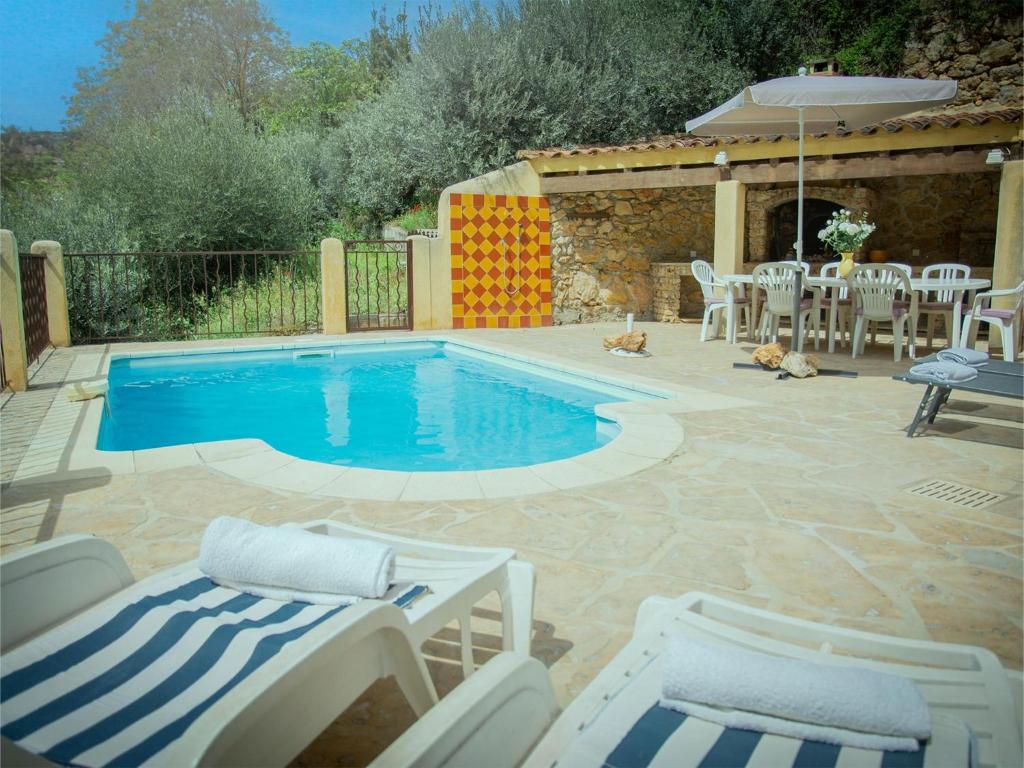 Maison Jaune, Cotignac