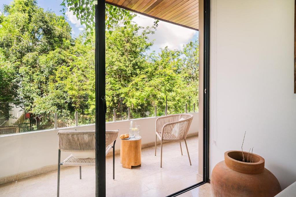 Central 2BR Sun Lover's Nest w Gym Rooftop SPA - 5