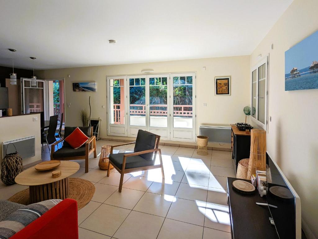 T3 76m² avec terrasse, balcon, à 100m de la plage d'Eyrac, parking et WIFI - FR-1-420-154 - 2