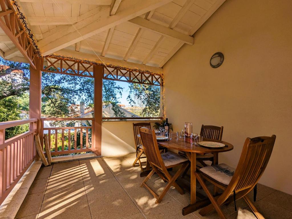 T3 76m² avec terrasse, balcon, à 100m de la plage d'Eyrac, parking et WIFI - FR-1-420-154, Arcachon