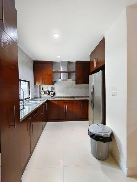 Bann Natcha 35, Pattaya Central