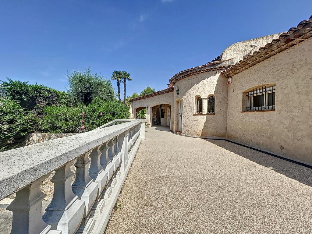 Villa-Piscine-Tennis-Spa-French Riviera - 4