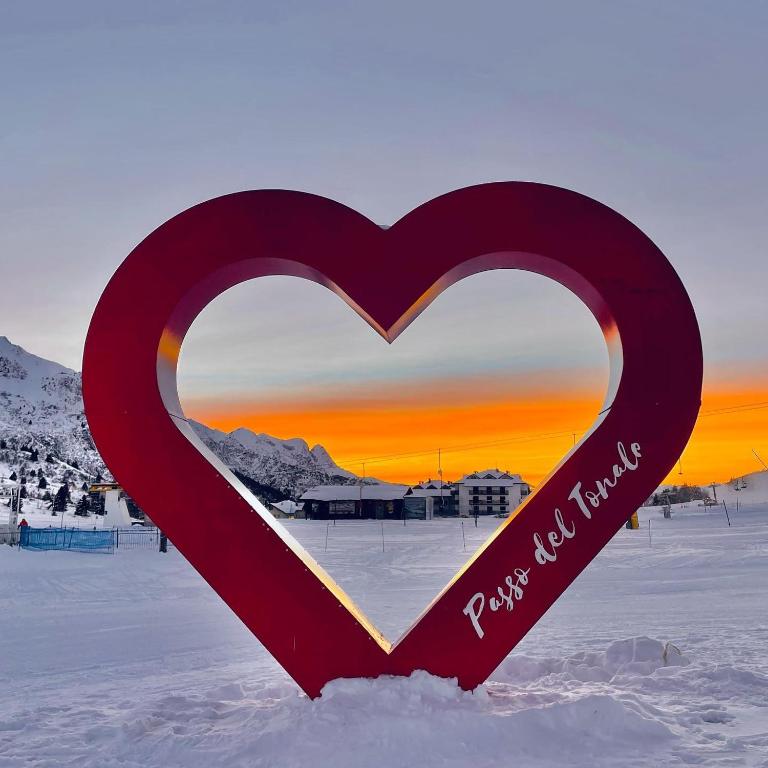 TONALE - Ski Lovers - 2 - 1