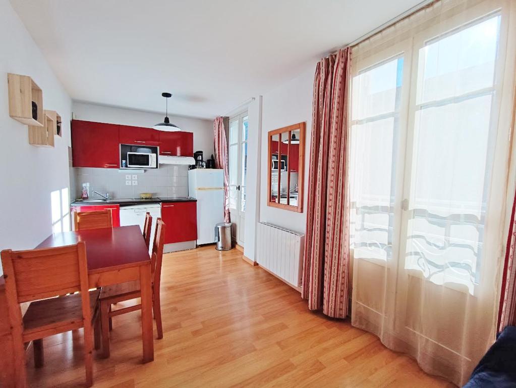 Le Coudon, T2, centre Luchon, wifi, casier à skis, ascenseur, 5 personnes - 5
