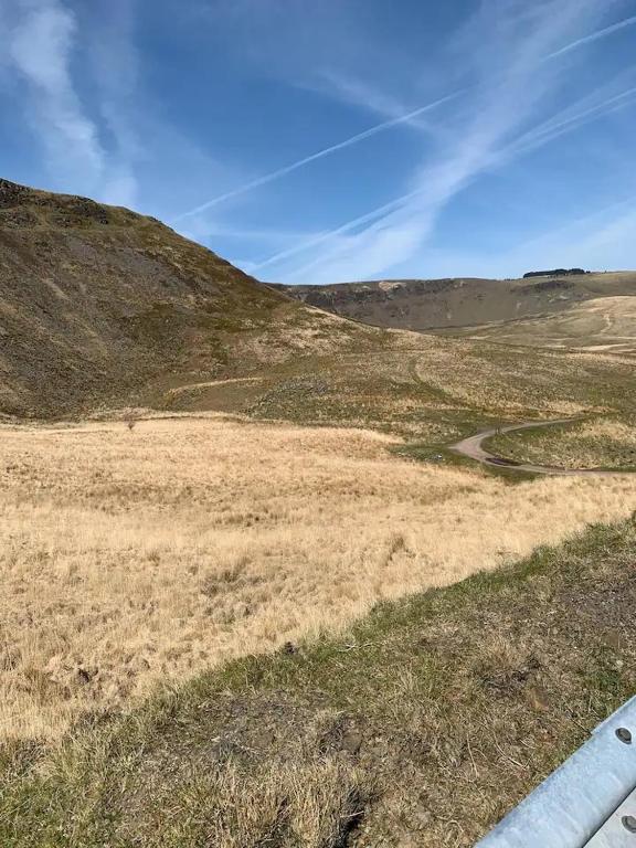 2 Bed Miner's Cottage With Log Burner, Pool Table & Mountain Views, Abergwynfi