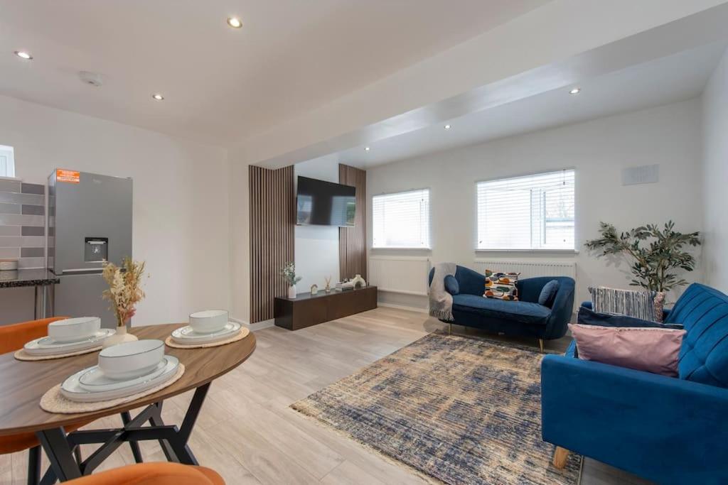 Elegant & Spacious 1 Bed Flat, Crayford, Dartford, Slades Green