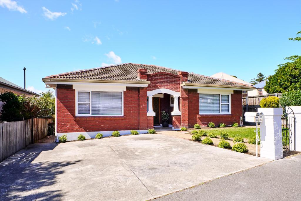 Boujee on Burnett, West Hobart