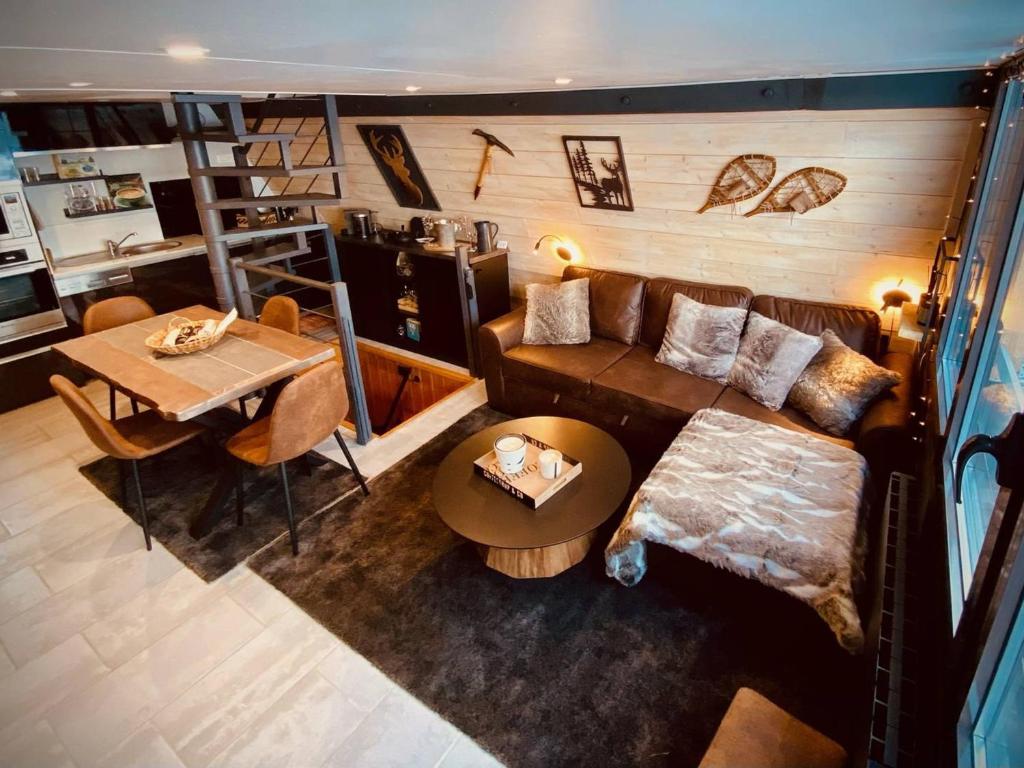 Chalet cozy avec jacuzzi et vue lac - 2