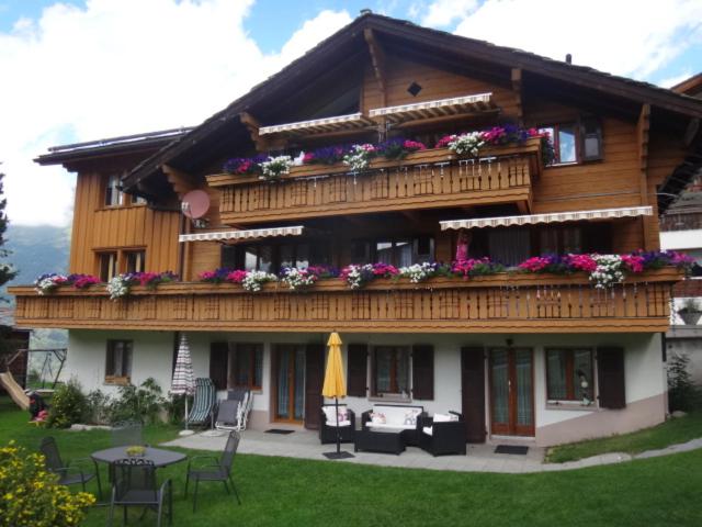 Chalet Petunia - 5
