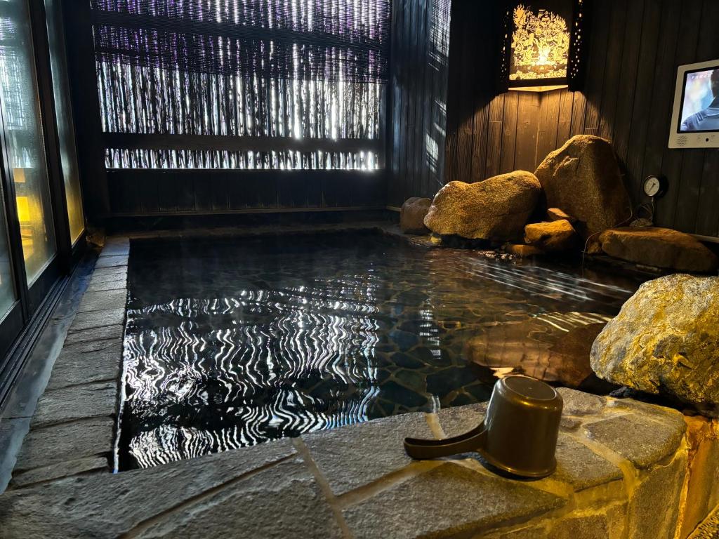 Hot spring bath