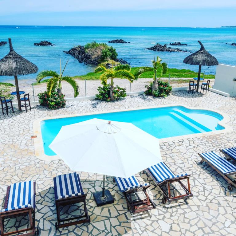 Beachfront Apartment - Superb View, Pointe aux Biches