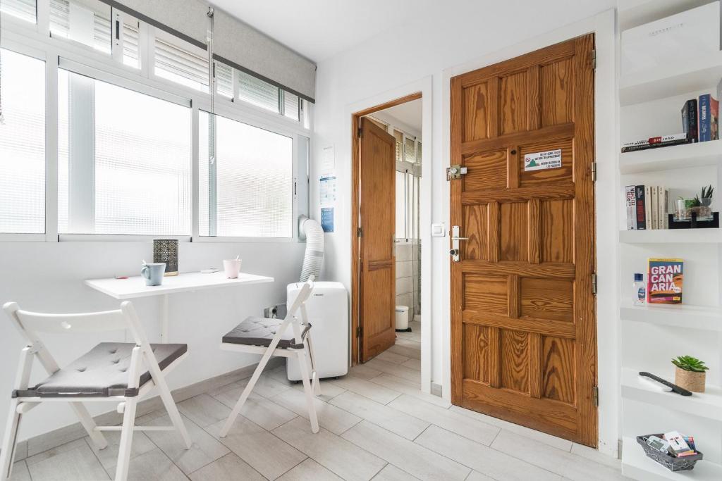 Minimalist & Exterior Studio Next to the Beach - 5