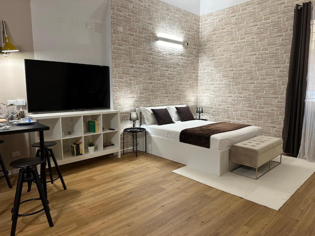 No Name Prestige Apartment, Boloňa