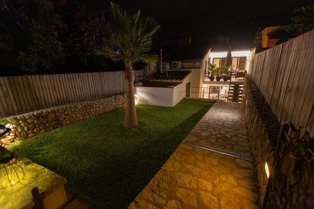 Stadthaus - Alica 8 - Pool, Barbecue, Garten, Terrassen und im Winter Zentralheizung und Kamin, hochwertig saniert - 2