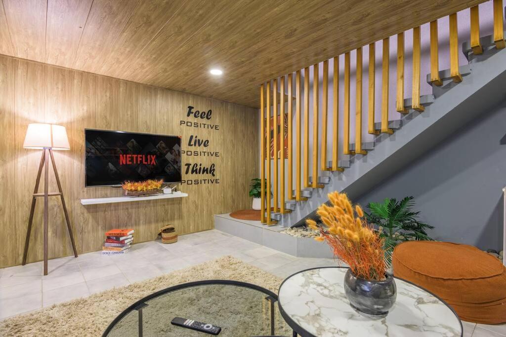 Yellow Souk Batroun, Batroûn