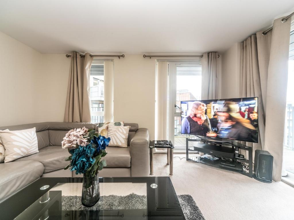 Pass the Keys Modern 2Bedroom & 2Bathroom Apartment in Colindale - North London, Edgware