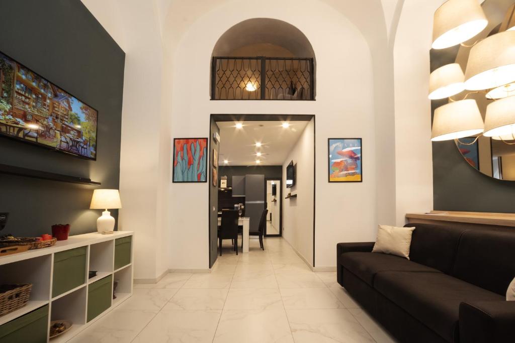 Lume Guest House, Katánie