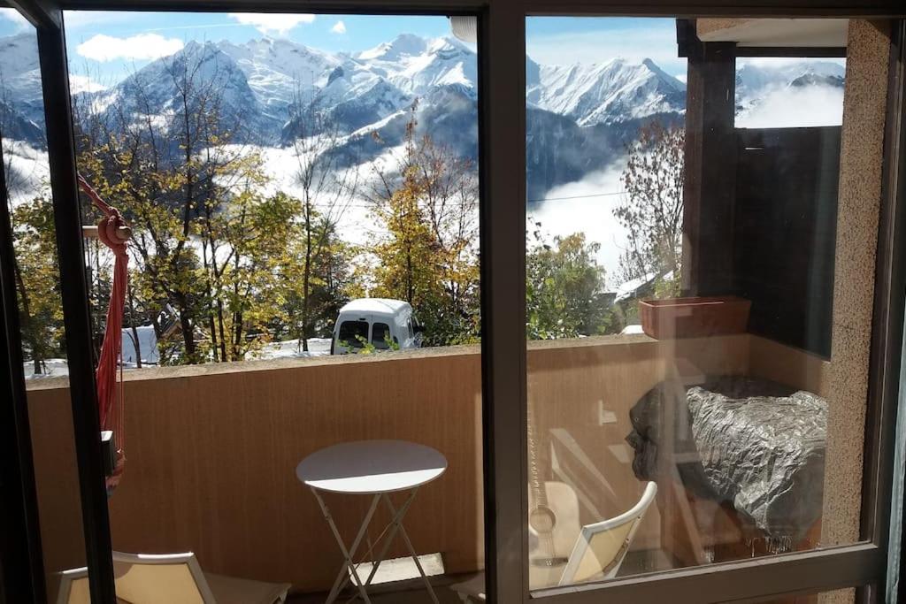 Duplex Huez 38m2 4 personnes - WiFi - à 50 m des pistes - 4