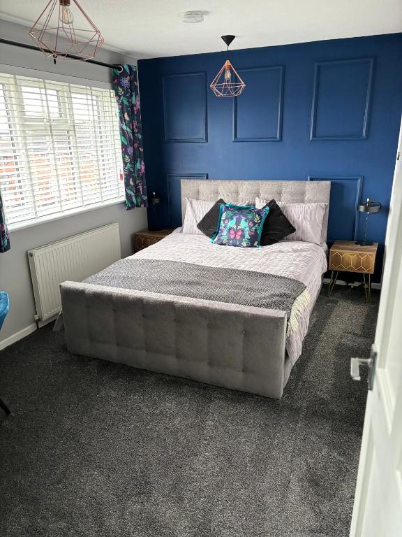 Skyline Loft - Modern Private King Room with Ensuite, Birmingham