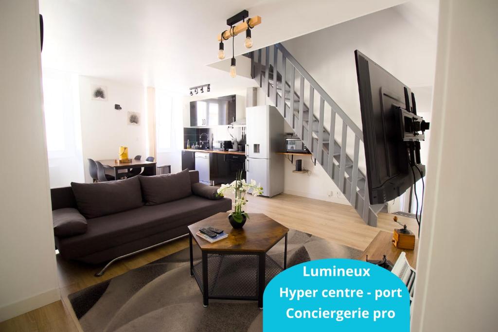 Triplex Lumineux à Cherbourg, hyper centre, 2 pas du Port & Vie Nocturne, Intendance Luxury Host, Cherbourg en Cotentin