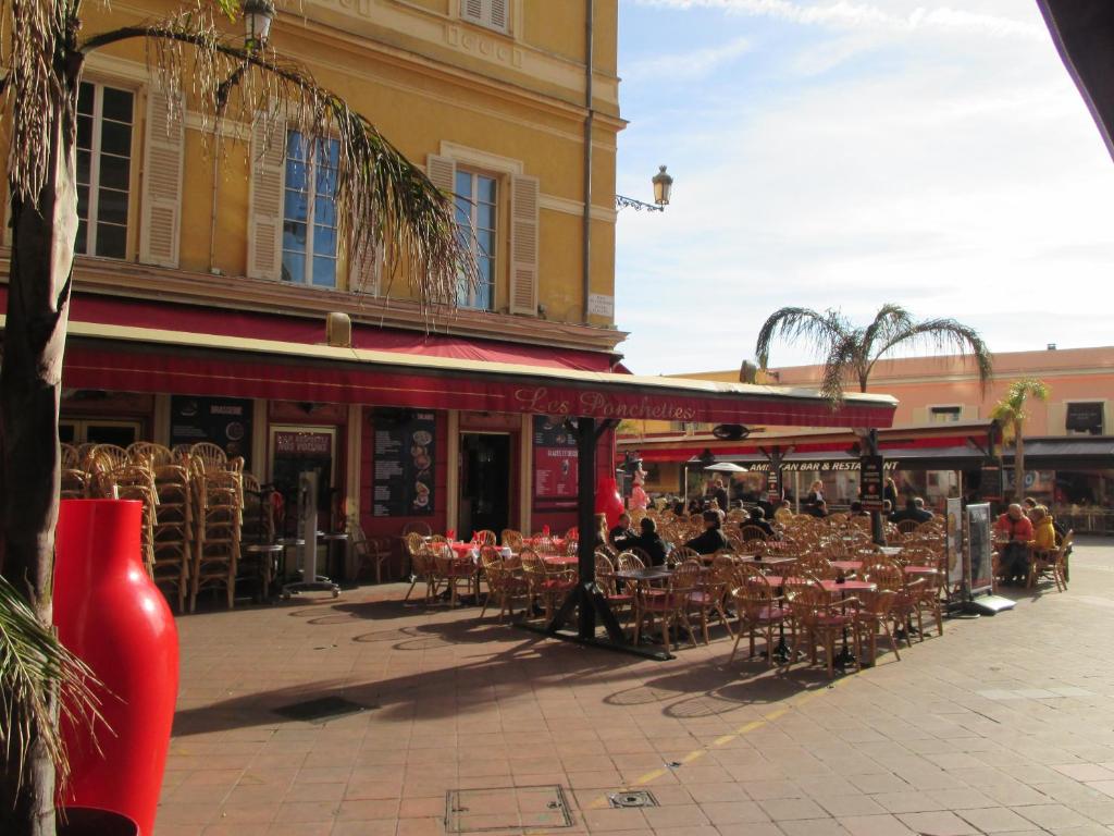 Restaurant, Nice Studio Old Town Sea Side in Nice