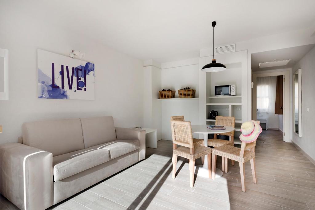 FERGUS Club Europa — Hotel rooms in Peguera, Balearic Islands