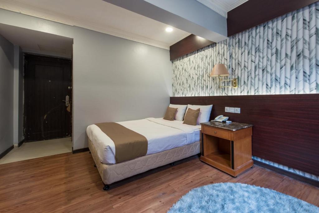 Hotel grand orchard, Куала-Лумпур