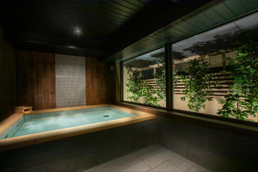 Hot spring bath