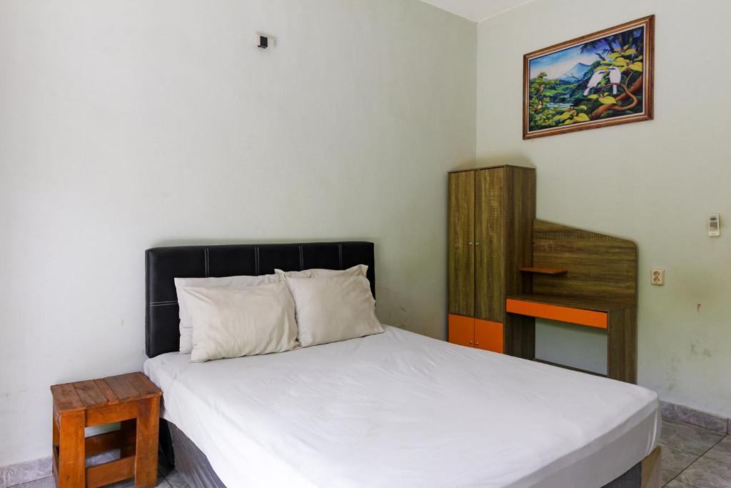 RedDoorz at Saren Anyar Homestay Lukluk, Bringkit