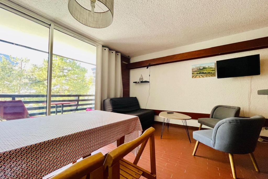 Cosy T2 with sunny terrace in Saint-Chaffrey, Saint-Chaffrey