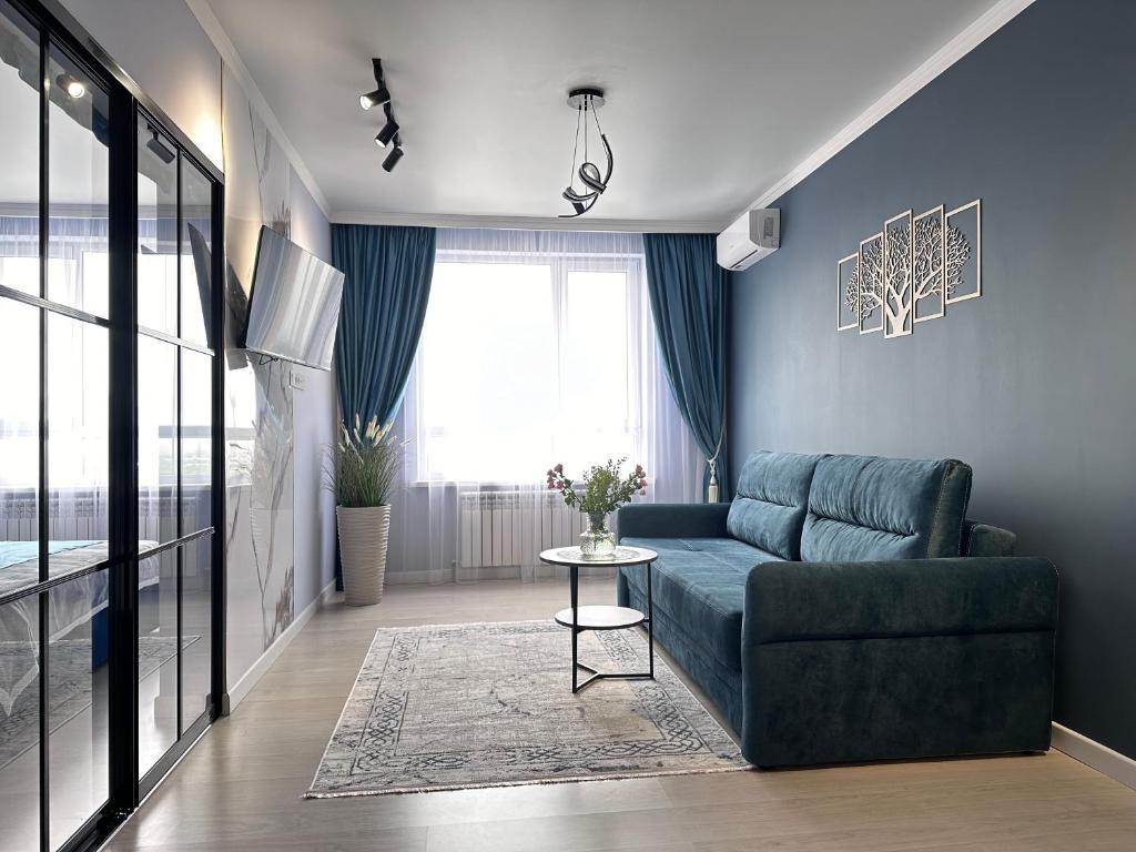 Двухкомнатная квартира ЖК Rams City улица Утепова 31 С одной спальней и комната студия, Almaty