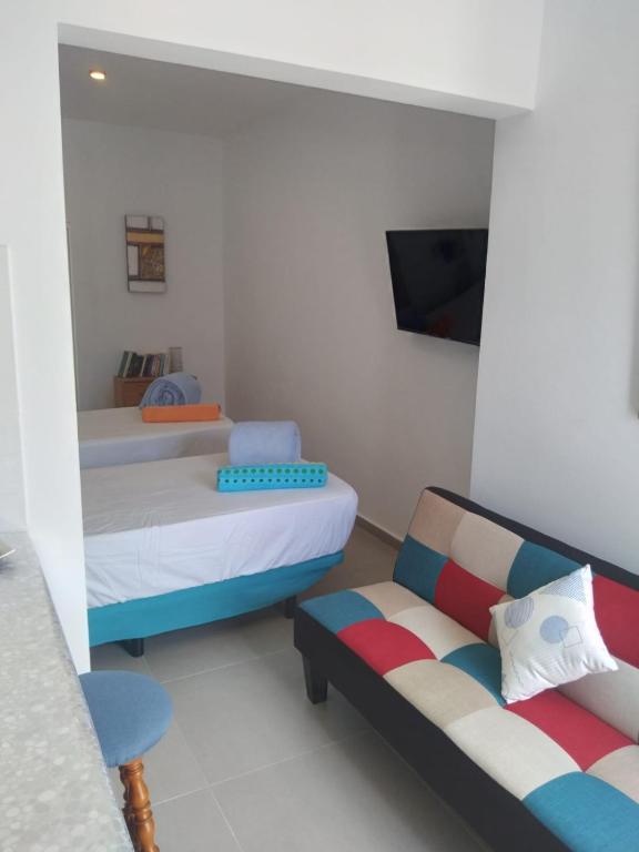 Yumbo Rainbow Homes C - 4