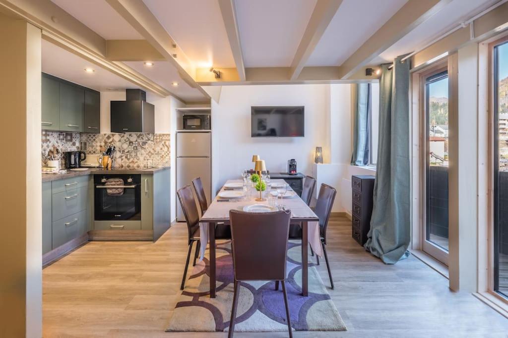 Ancolie - Beautiful apartment 6-people close to ski lifts - By Cozee Rentals, Chamonix-Mont-Blanc