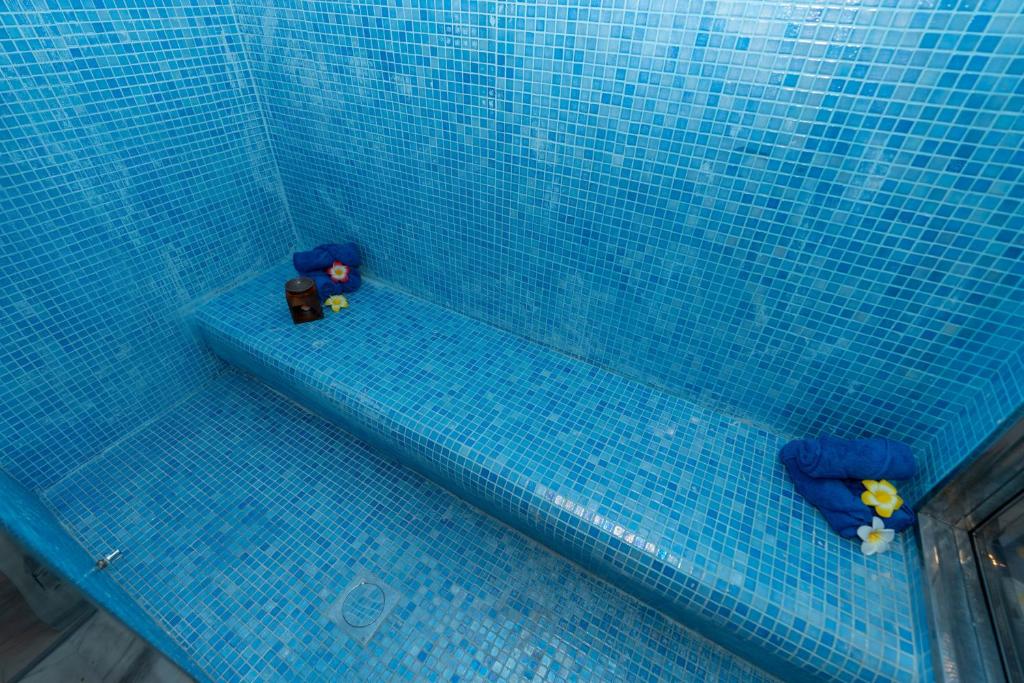 Steamroom