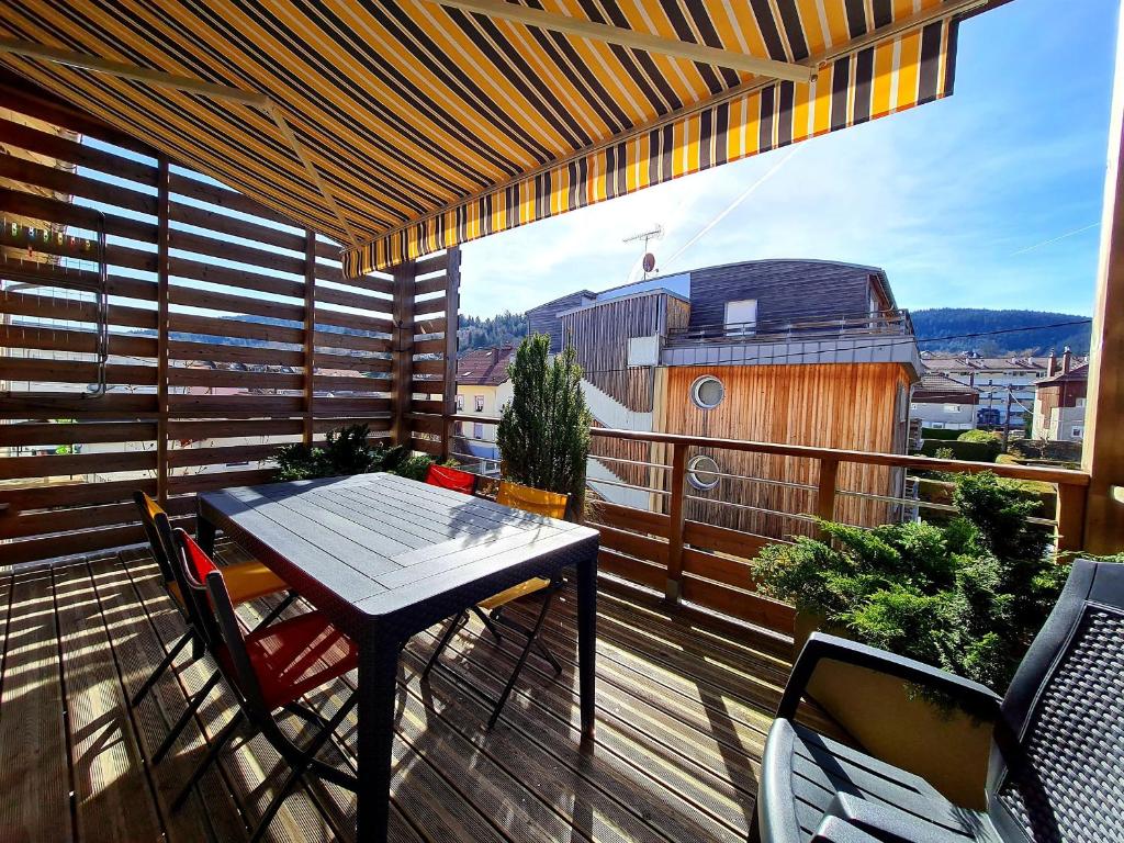 Bel appart au centre avec terrasse et parking - FR-1-589-674 - 2