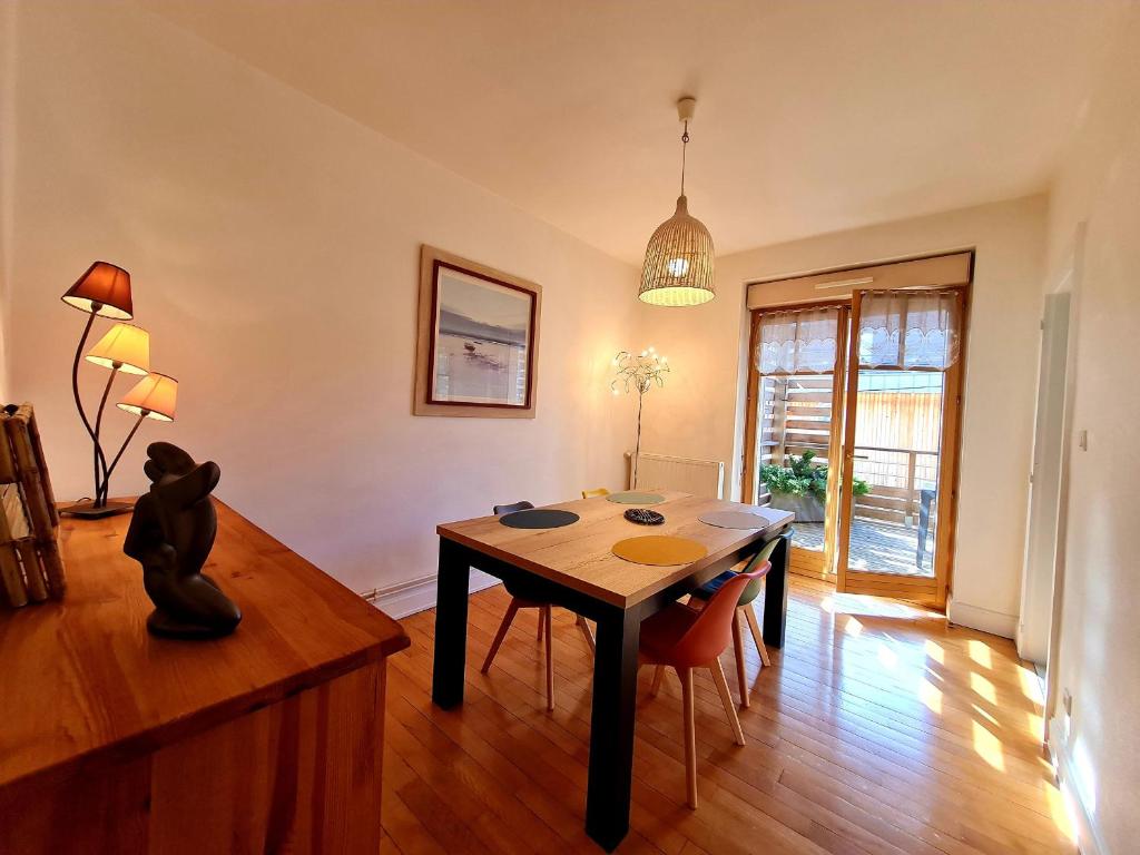 Bel appart au centre avec terrasse et parking - FR-1-589-674 - 3