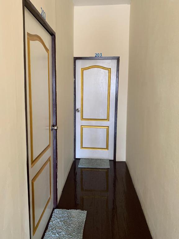 The House Hostel 2