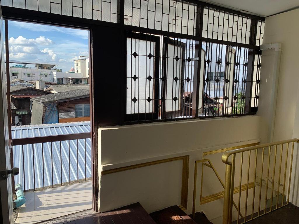 The House Hostel 2