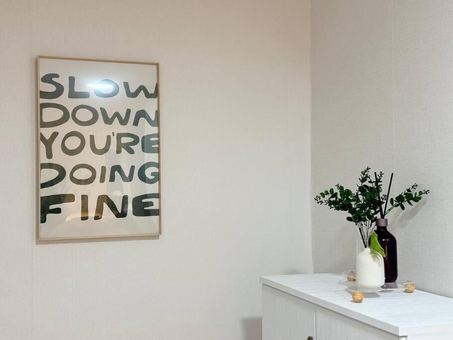 KojjeeBnB Bed Room2, Qeen size bed2, TV 2, #KSPO#JYP#Hanriver