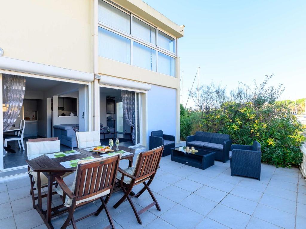 Marina lumineuse avec terrasses et plage privée à Cap d'Agde - FR-1-387-181 - 3