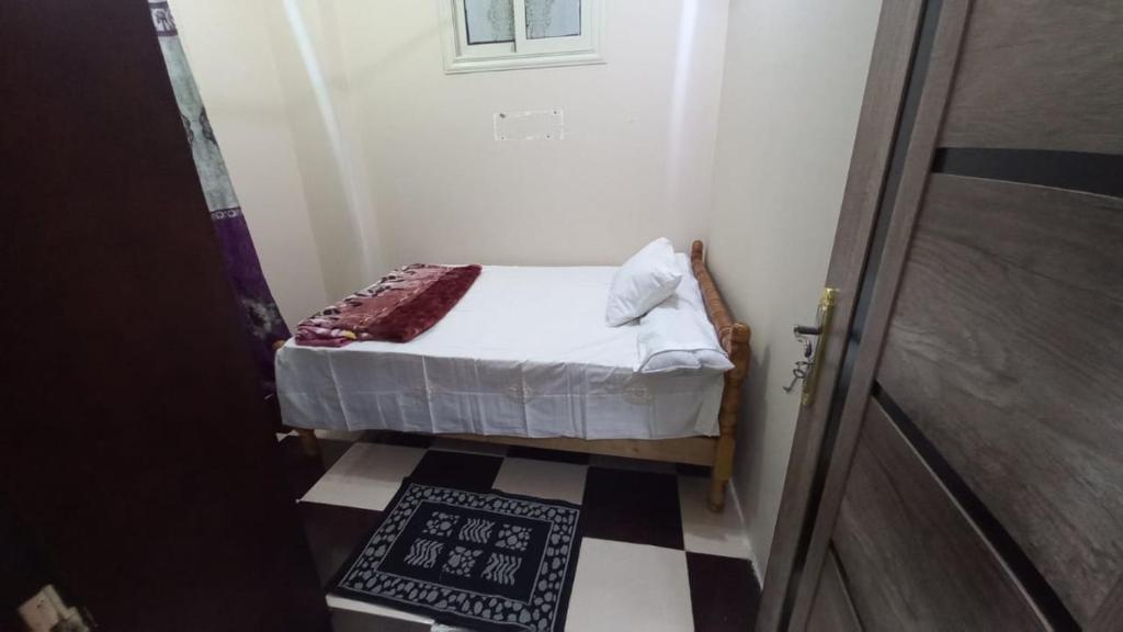 dinaapartment12345, Káhira