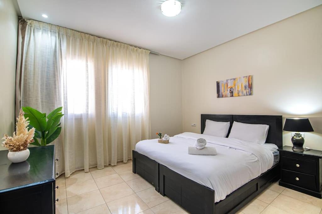 Elegant Apartment Steps from Attractions, Agádir